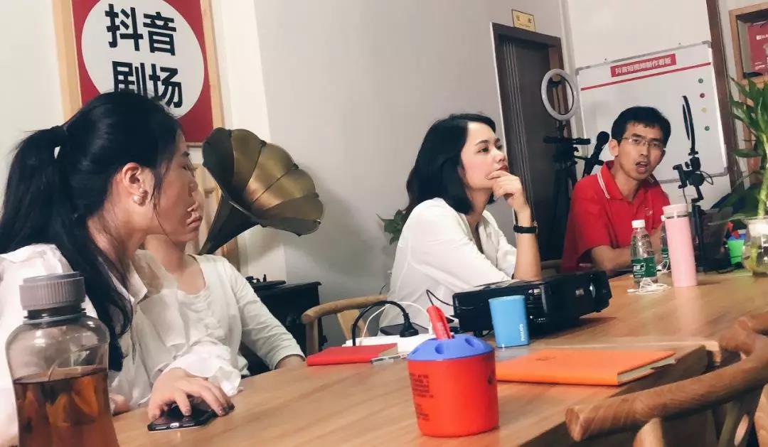 红瓜子传媒