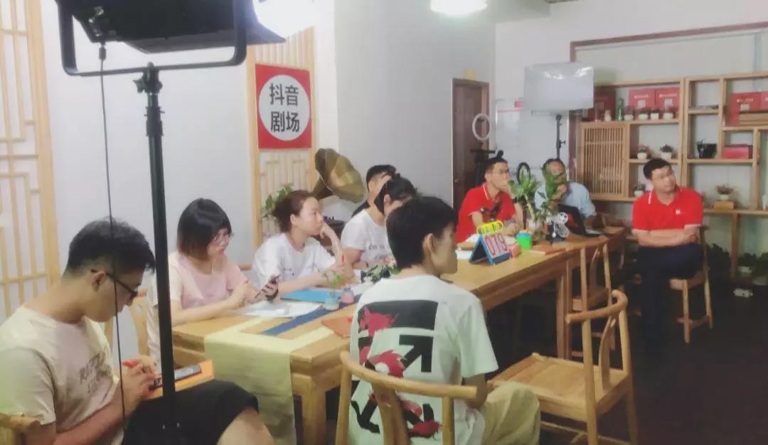 红瓜子传媒
